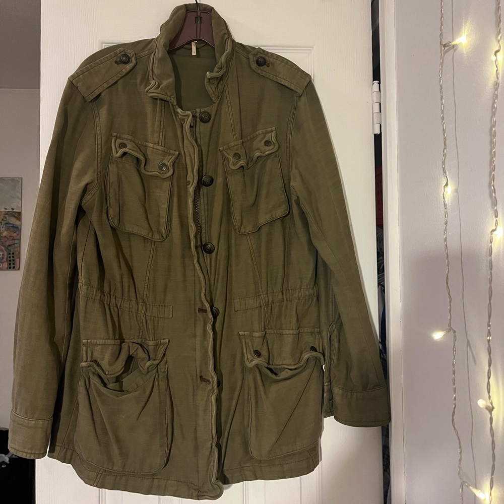 free people cargo jacket! hardly worn, size small.